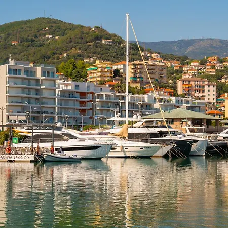 Apartment Family Space - Beaches 900m - Wifi - Smart Tv